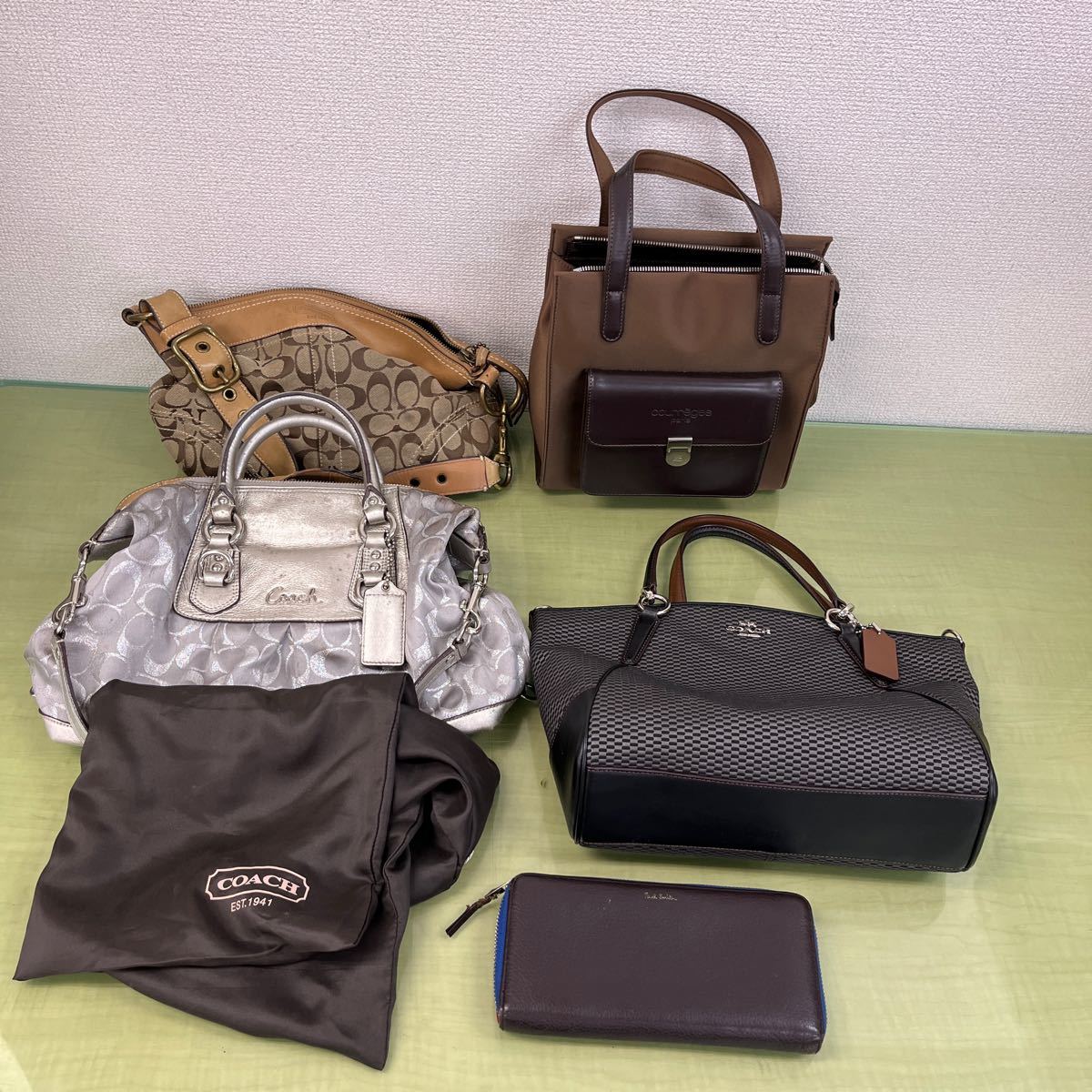 ■ブランド5点 COACH コーチ クレージュ ハンドバッグ ショルダーバッグ トートバッグ ポールスミス 財布_画像1