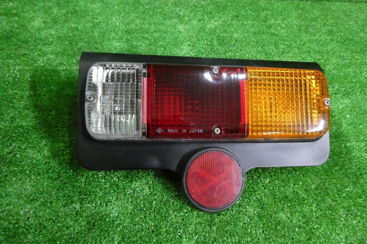 [A59953]* Toyoace W кабина KDY230 правый задний фонарь 26-5 12V