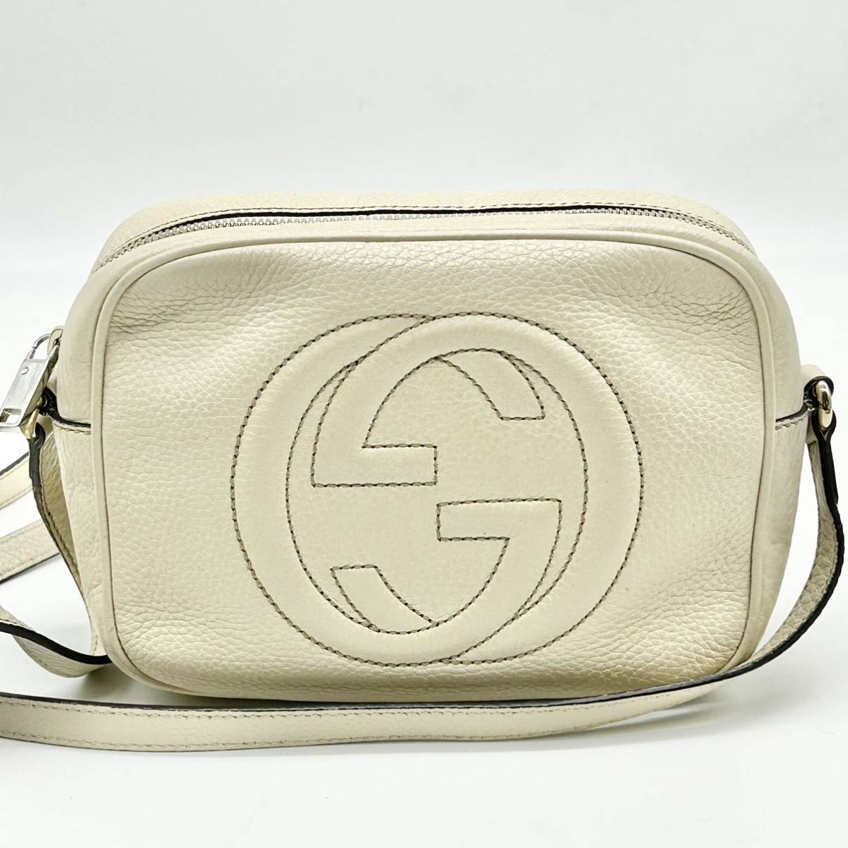 1円●極美品●GUCCI グッチ ソーホー ディスコバッグ カメラバッグ ショルダーバッグ インターロッキング GGロゴ レザー 斜め掛け可 白系_画像2