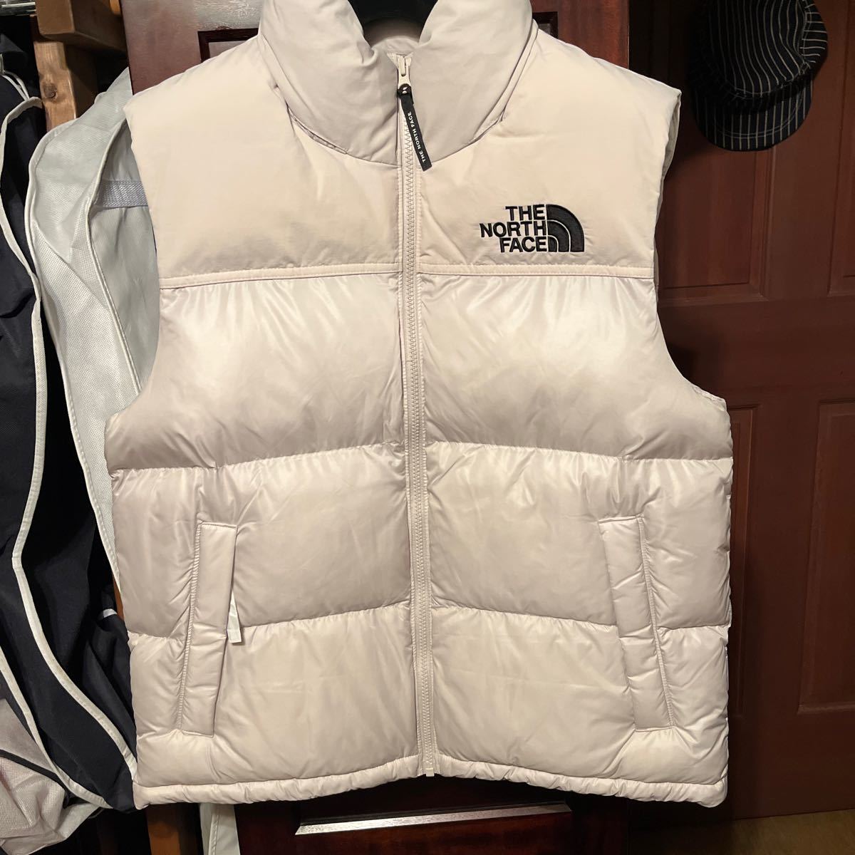 ノースフェイスnuptse on ball vest ヌプシ　ベスト　ホワイト M