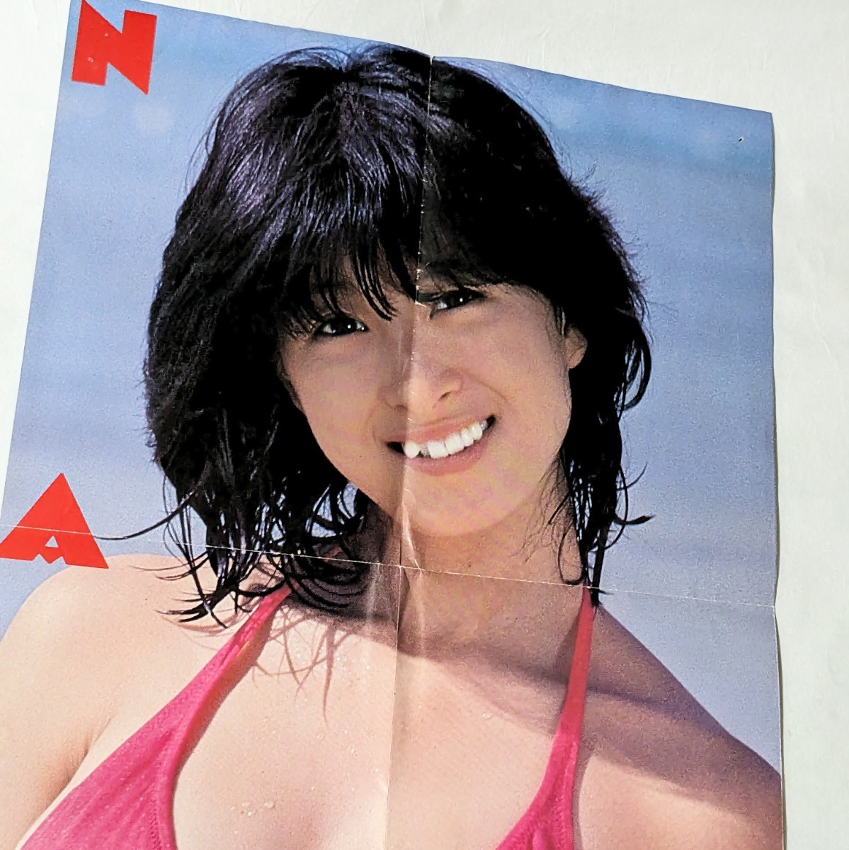 河合奈保子 水着 赤ビキニ 特大ポスター 明星 昭和56年4月号 付録 雑誌 近藤真彦