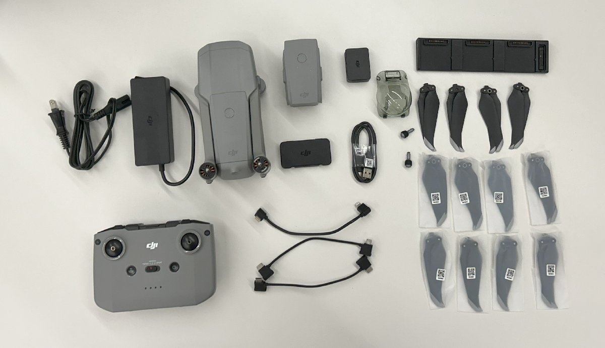 【中古・DIPS登録済み譲渡機体】美品★動作確認済み DJI Mavic air 2 FLY MORE COMBO ドローン 空撮 バッテリー(充電回数:12回, 12回)_画像1