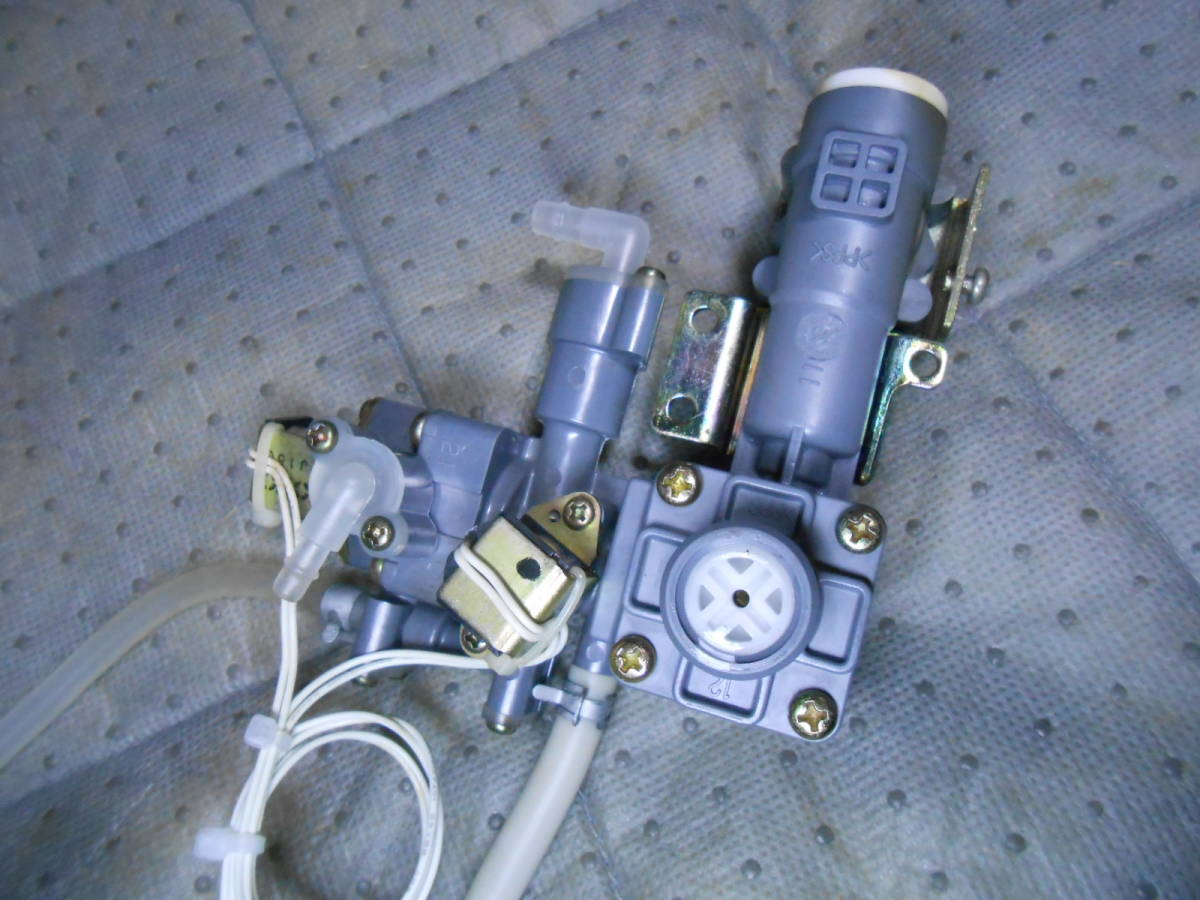TOTO TCF-6021 給水バルブユニット まだ使える 修理 parts TOTO TCF-6021 給水バルブユニット まだ使える 修理 parts