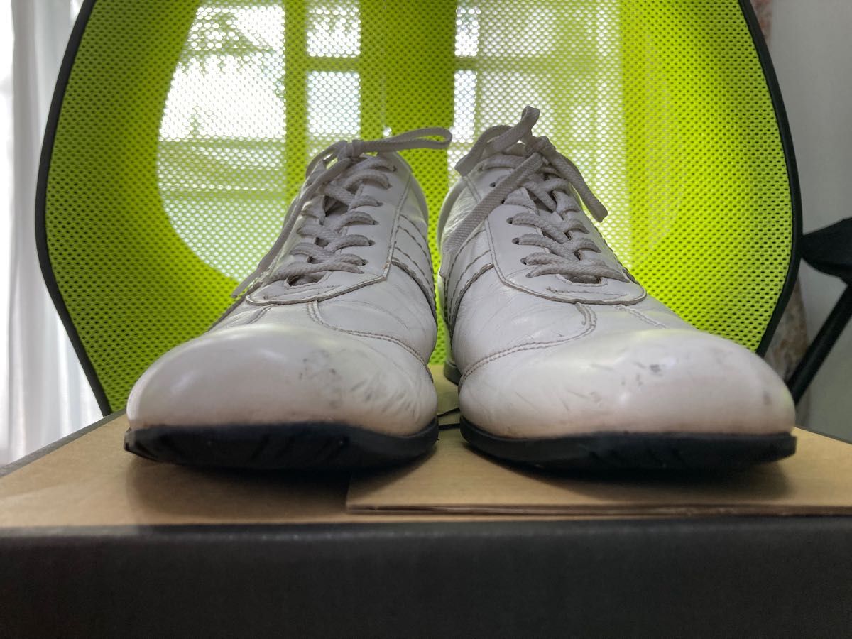 コムサイズム　レザー　シューズ　高級　革靴　靴　カジュアル　メンズ　COMME CA ISM　24.0cm　白　定価15,800円