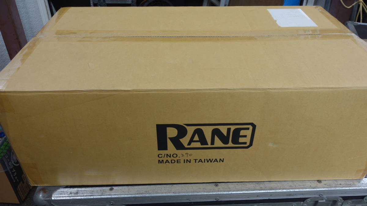 RANE ONE ２ch PCDJコントローラー　Serato DJ Pro対応　使用1度のみ　付属品すべてあります　　送料込みで！！　_画像9