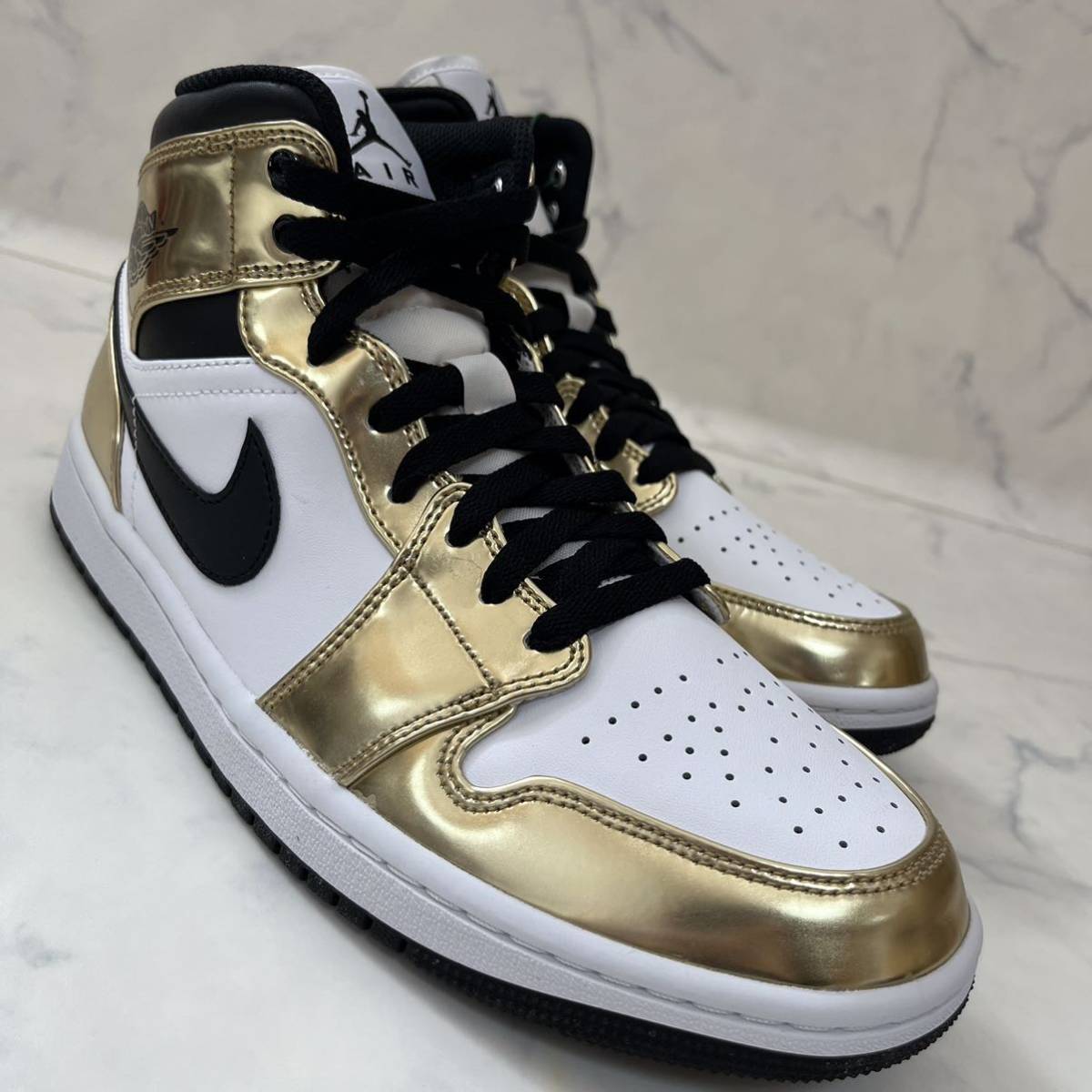 ★送料無料★【新品 正規鑑定済】26cm NIKE AIR JORDAN 1 MID SE METALLIC GOLD ナイキ エアジョーダン1 ミッド メタリックゴールド 金