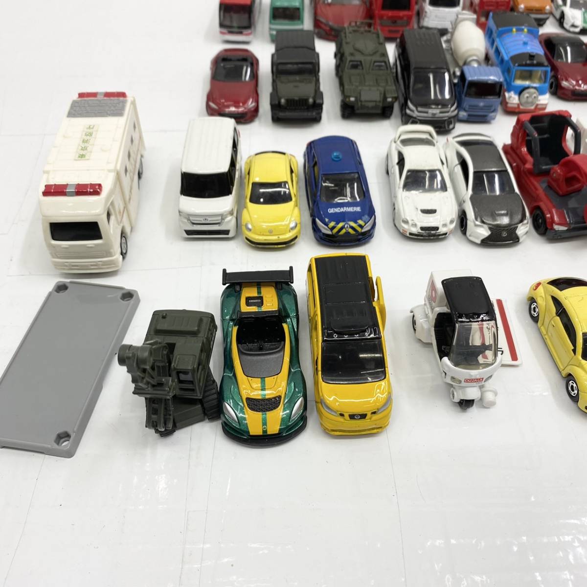 送料無料h53768 TOMICA TOMY トミカ ミニカー 消防車 パトカー Jeep ピザーラ カーズ ロンドンバス 40台セット まとめ_画像2