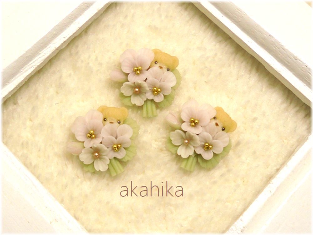 akahika*樹脂粘土花パーツ*ちびくまブーケ・花束・ビオラ・ピンク_画像2