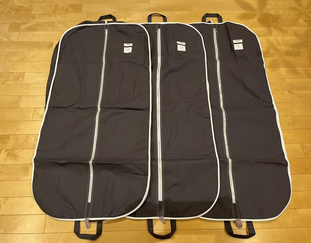 【非売品】 THOM BROWNE 取手付 ガーメントケース 3枚セット 美品 非売品】THOM BROWNE 取手付 ガーメントケース 3枚セット