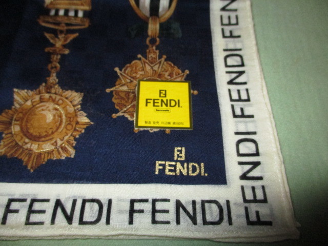 ★FENDI フェンディ 大判　ハンカチ 　紺★未使用_画像2