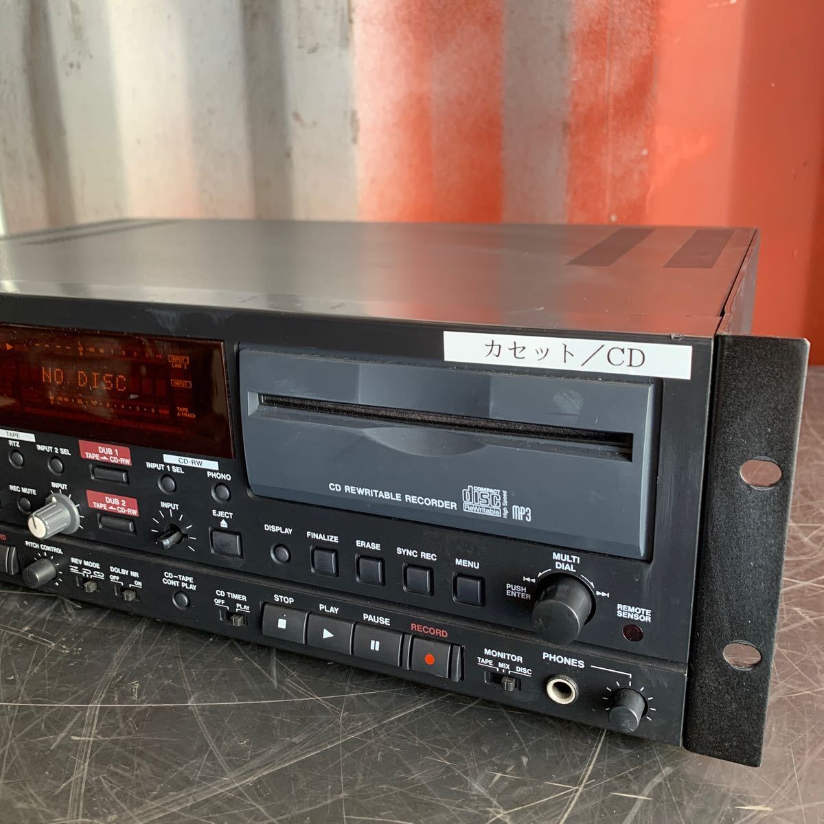 Z015.型番：CC-222SLMKII.TASCAM . CC-222SL MKII.業務用 .タスカム カセットデッキ CDレコーダー .ジャンク_画像3