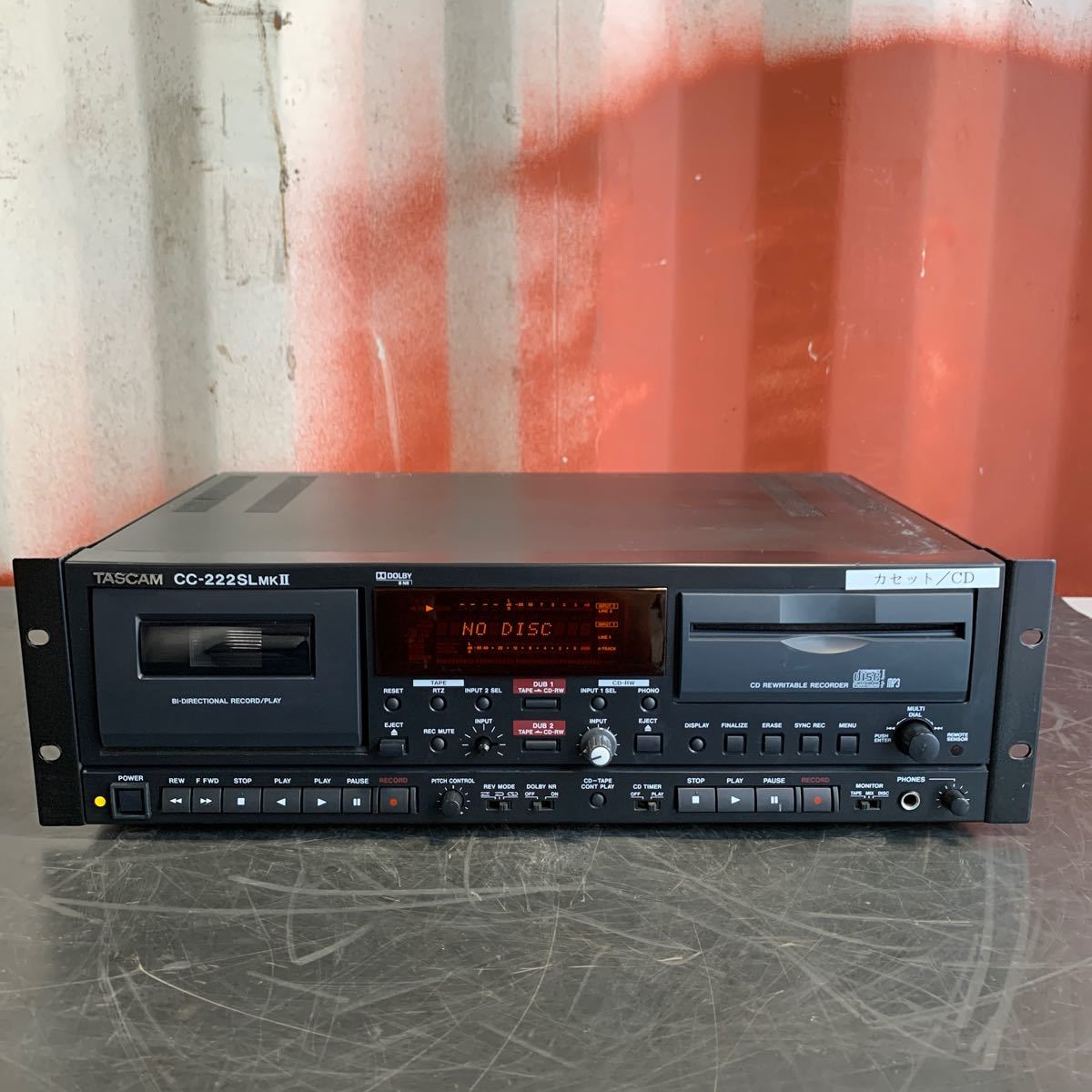 B011.型番：CC-222SLMKII.TASCAM CC-222SL MKII.CD カセットデッキ .本体のみ.ジャンク_画像1