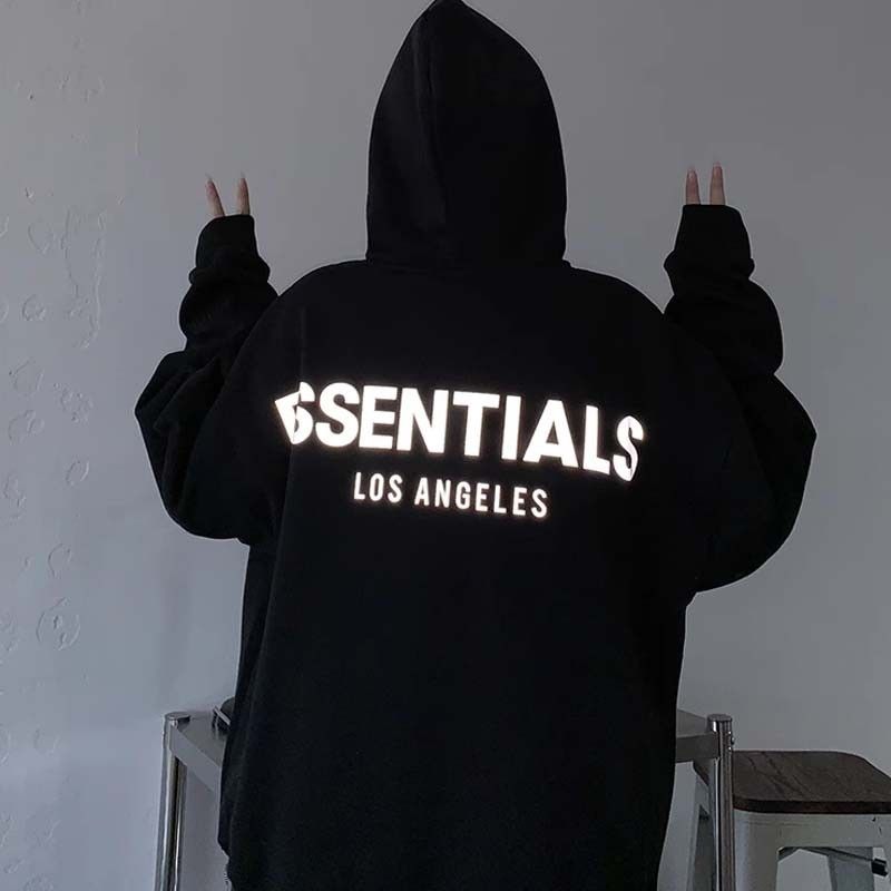 新品 FOG Essentials エッセンシャルズ パーカー後ろ大きいLOGO 新品 FOG Essentials エッセンシャルズ パーカー後ろ大きいLOGO