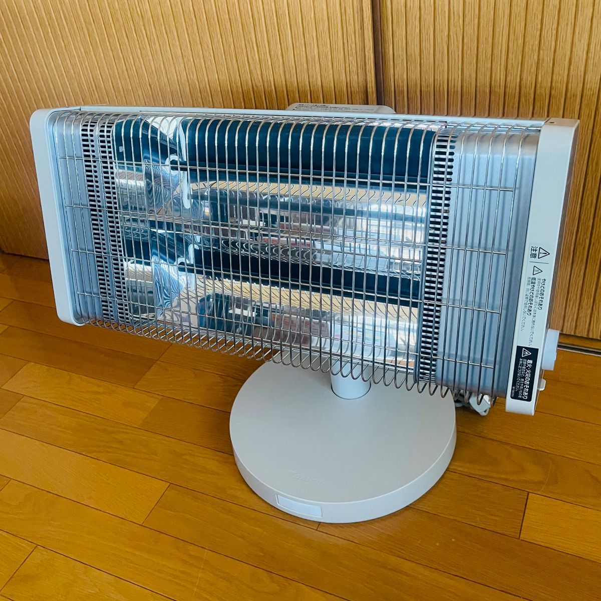 美品】DAIKINセラムヒート遠赤外線暖房機ERFT11YSE9 2021年製|Yahoo!フリマ(旧PayPayフリマ) 美品】DAIKINセラムヒート遠赤外線暖房機ERFT11YSE9 2021年製|Yahoo!フリマ(旧PayPayフリマ)