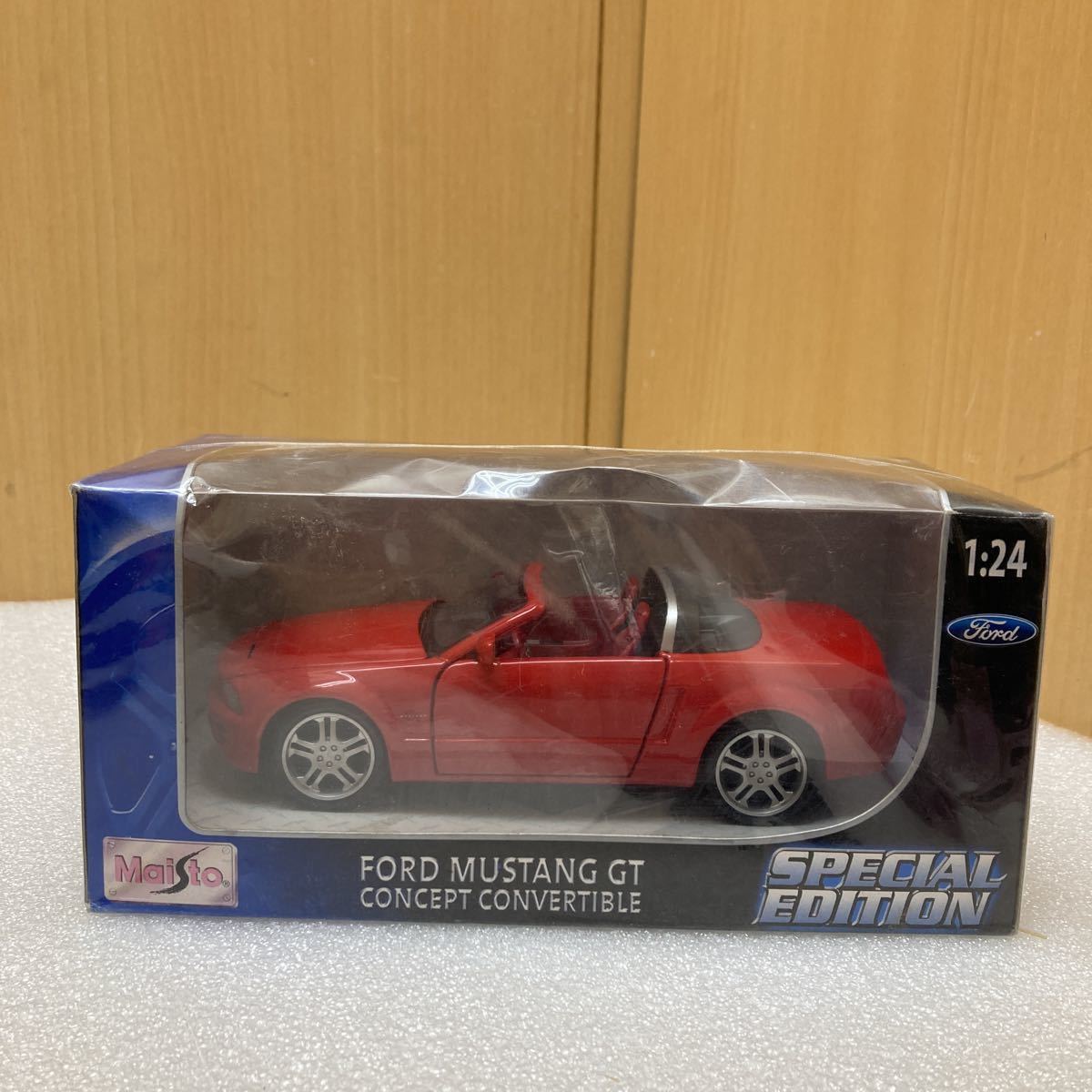 GXL9453 Ford mustang GT 1/24 スケール Maisto ミニカー　未開封　現状品　1101_画像1