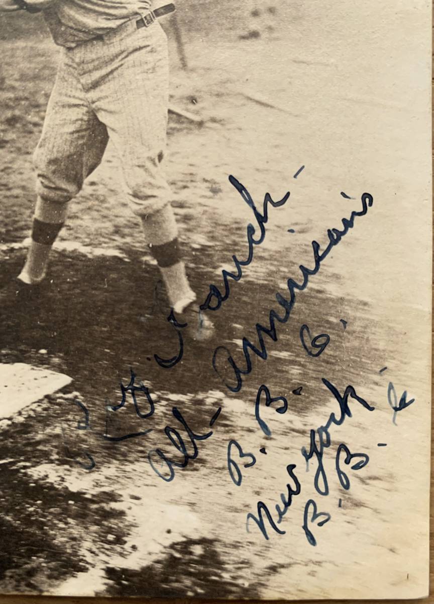 1920年 日米野球 オール・アメリカン・ナショナル レイ・フレンチ遊撃手　直筆サイン入り絵はがき 打撃練習写真 当時もの　戦前 ヤンキース_画像2