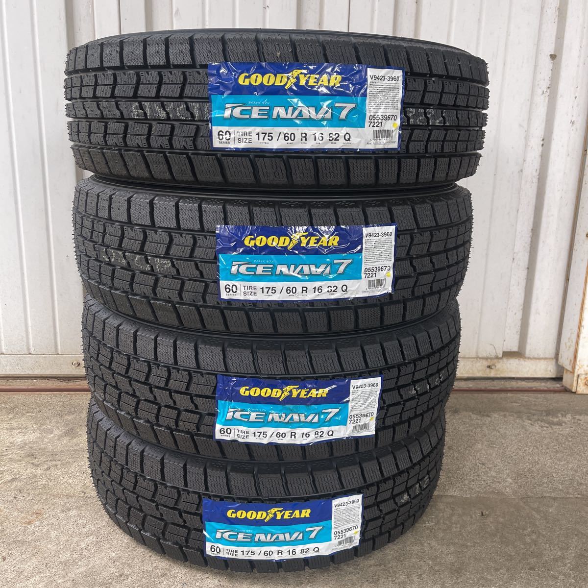 新品スタッドレス　グッドイヤー アイスナビ7 4本セット【175/60R16 82Q】GOOD YEAR ICE NAVI 7スタッドレス 冬タイヤ アクアクロスビー_画像1