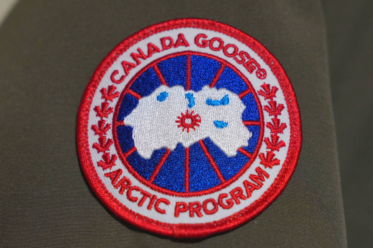 CANADA GOOSE Labrador カナダグース ラブラドール ボンバー カラー EARTH　サイズ　M_画像4