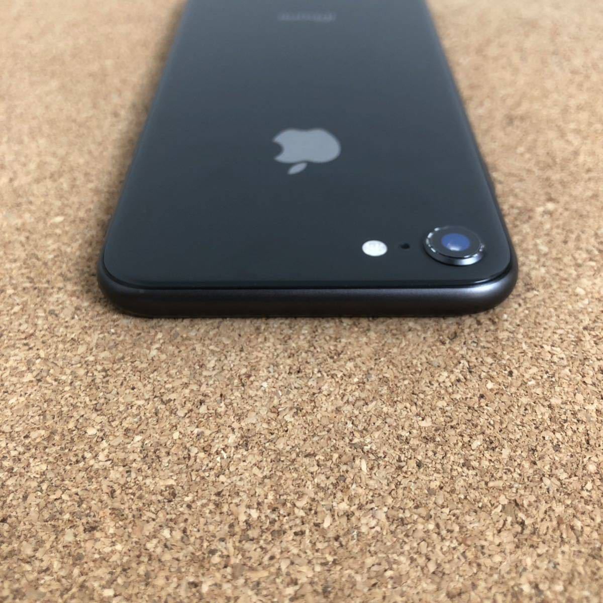 8305【早い者勝ち】【比較的美品】【送料込み】iPhone8 256GB SIMフリー -