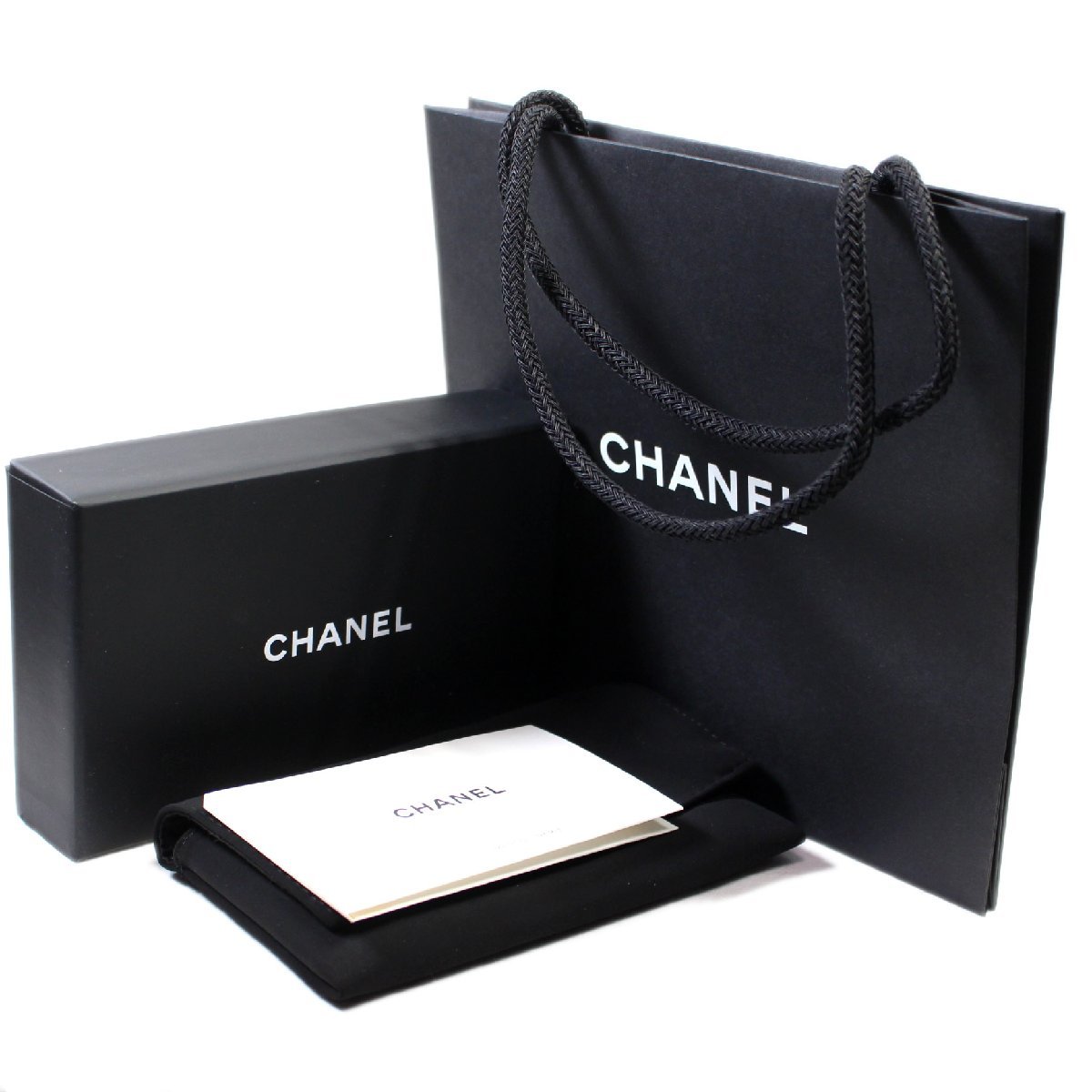 新品 未使用品 CHANEL シャネル 19 カードケース ラムスキン マトラッセ 黒 国内完売済み【中古】6349