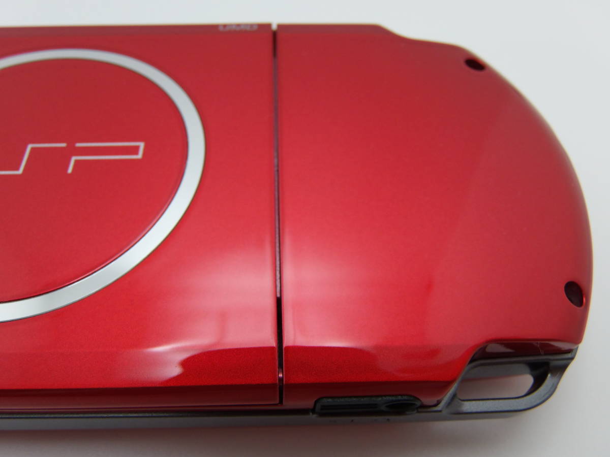 新品同様　ラディアント レッド　PSP-3000　液晶画面は、完全に無傷　ほとんど未使用に近い　付属品も綺麗な美品　全6点セット_画像9