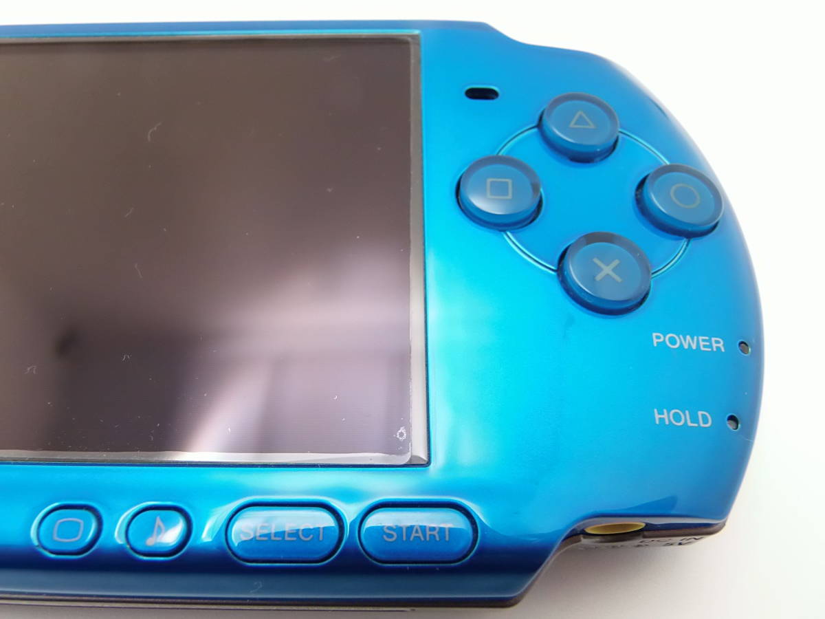 PSP-3000　ブルー　新品に近い綺麗な美品　液晶画面は、完全にキズ無し　バッテリー、アダプター2個付　バリューパック　クロスは、未使用_画像5