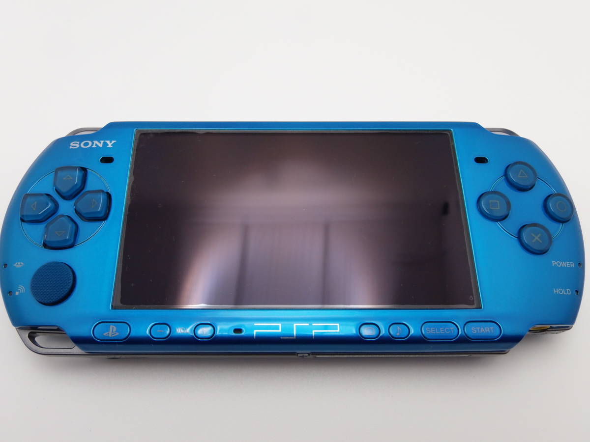 PSP-3000　ブルー　新品に近い綺麗な美品　液晶画面は、完全にキズ無し　バッテリー、アダプター2個付　バリューパック　クロスは、未使用_画像3