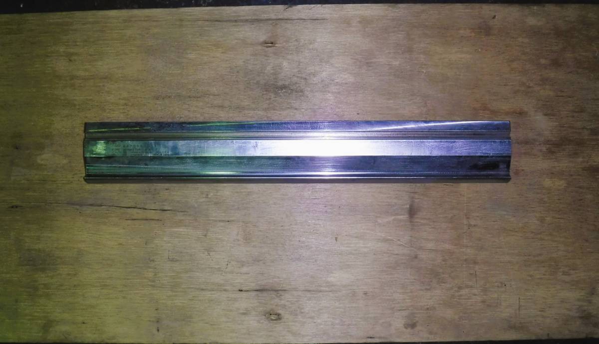 アマダ ベンダー金型 上型 No.6470667001 ◆全長680mm R部分 約29◇ワンタッチ用(クランプ部分 溝あり) 中古
