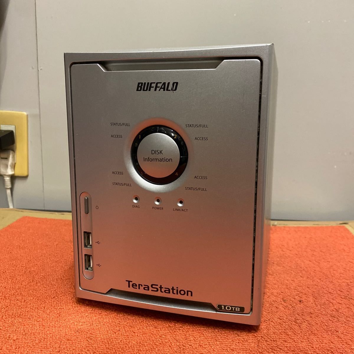 BUFFALO.バッファロー TeraStation HD-H1.0TGL/R5 ジャンク 中古品_画像1