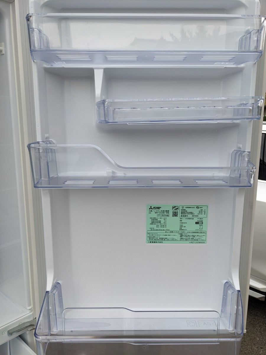 【中古美品】三菱ノンフロン冷凍冷蔵庫　MR-CX30E-W形　2020年製　330L ２人〜４人用冷蔵庫【通電動作確認済み】_画像5