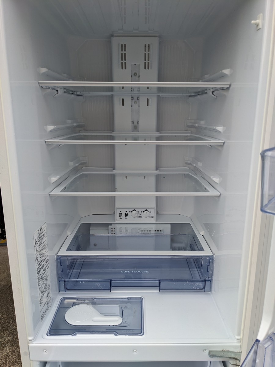 【中古美品】三菱ノンフロン冷凍冷蔵庫　MR-CX30E-W形　2020年製　330L ２人〜４人用冷蔵庫【通電動作確認済み】_画像4
