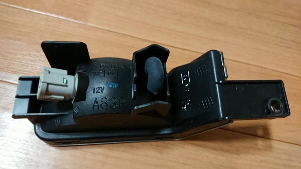 ER 34天花板後燈（右側）    原文:ER34 スカイライン用 バックランプ（右側）