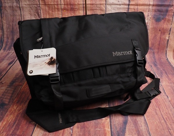 新品 Marmot マーモット USA企画 25L大容量 Metropolis メッセンジャーバッグ/ショルダーバッグ ブラック(BK) 直営店購入 25570_画像1