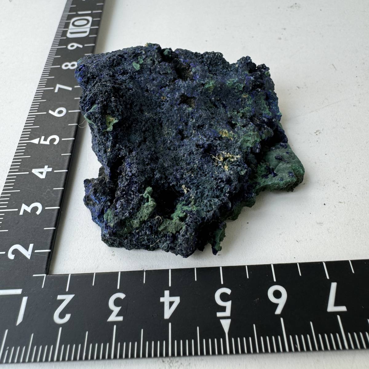 【E22835】マラカイトを伴うアジュライト アジュライト 藍銅鉱 岩絵の具 マラカイト Azurite 天然石 原石 鉱物 パワ