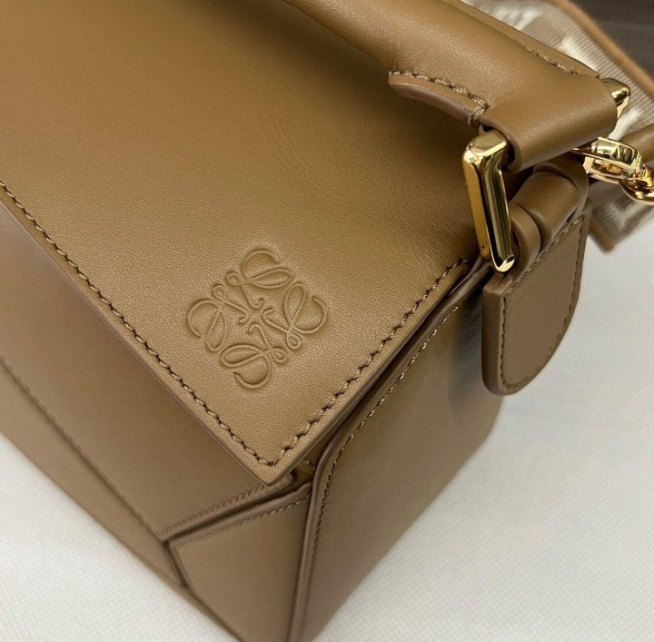 Yahoo!オークション - 【正規品】LOEWE ロエベ パズルミニバッグ Yahoo!オークション - 【正規品】LOEWE ロエベ パズルミニバッグ