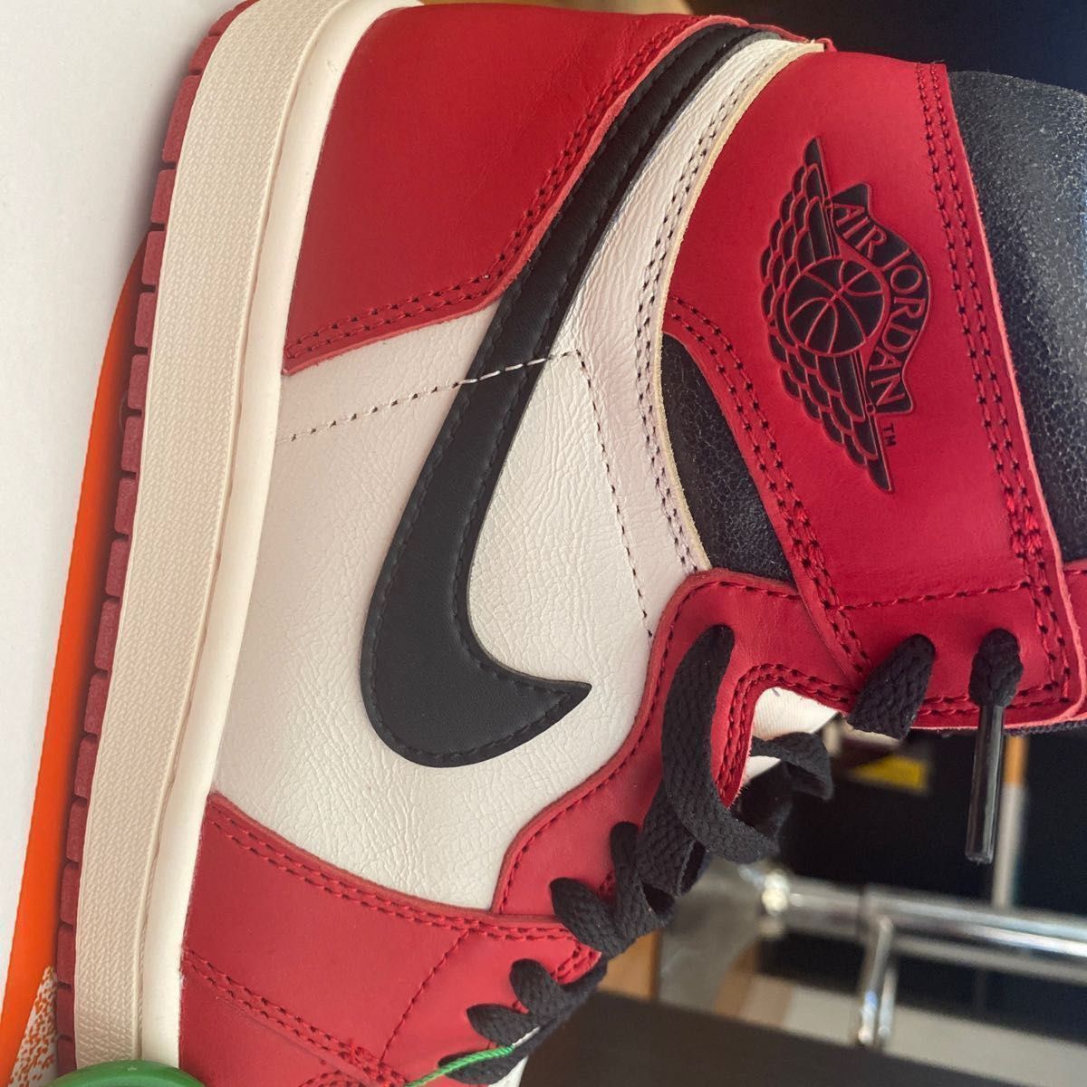 NIKE ナイキ エアジョーダン 1 HIGH OG シカゴ スニーカー NIKE ナイキ エアジョーダン 1 HIGH OG シカゴ スニーカー