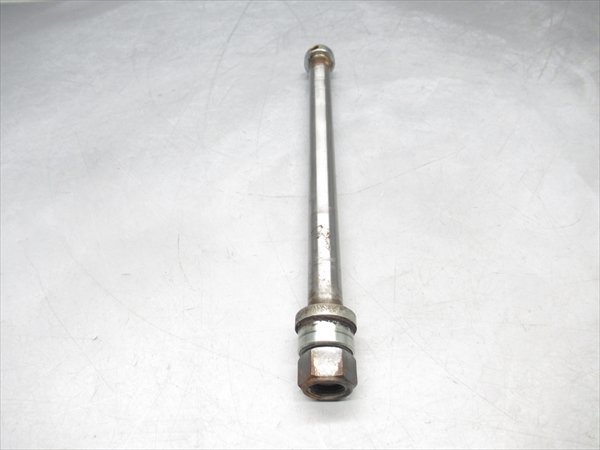 C2R5-1030 ヤマハ SR400 3型 リア アクスルシャフト 純正品 【RH01J-013*** 2004年式】