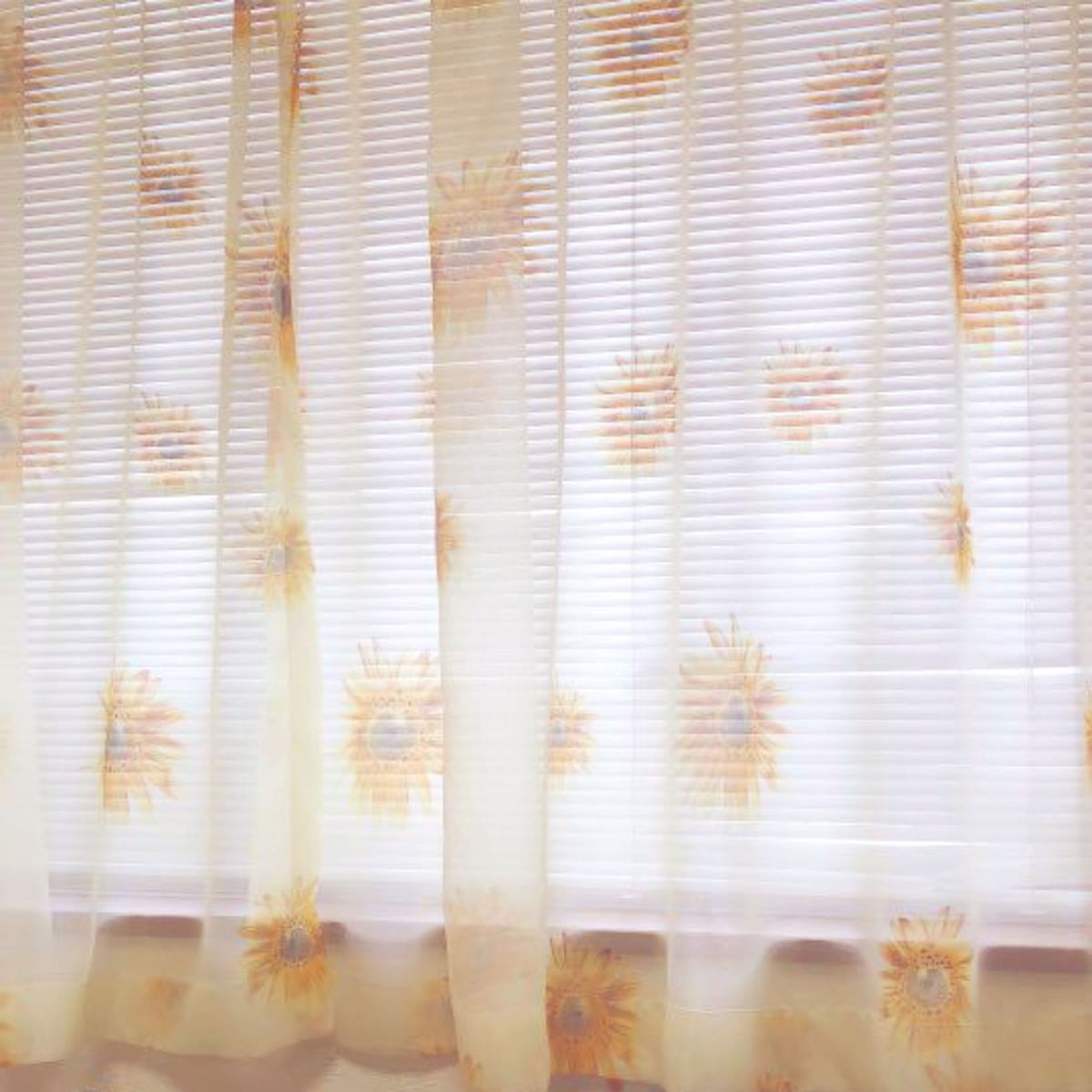 ひまわりUVカットカーテン子供部屋オーダーカーテン向日葵可愛いおしゃれ 紫外線 花柄 レースカーテン