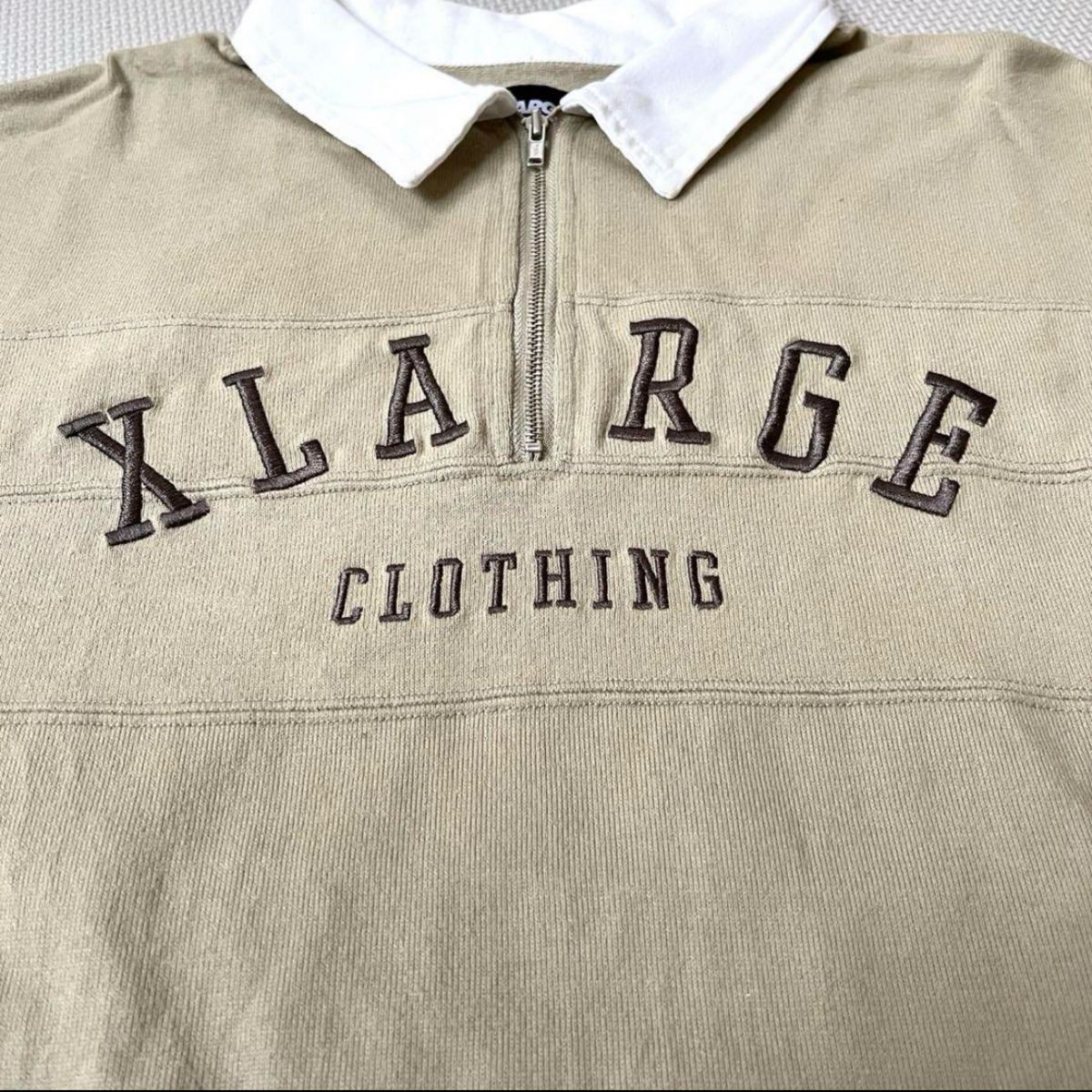 X-LARGE エクストララージ　襟付きトレーナー　スウェット　アーチロゴ刺繍 襟　M  シャツ　トレーナー　長袖