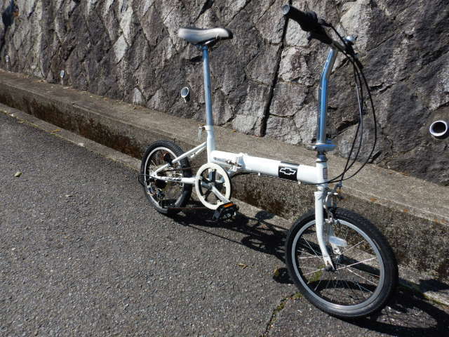 o24　CHEVROLET シボレー　折りたたみ自転車　16インチ　コンパクト 折り畳み自転車_画像3