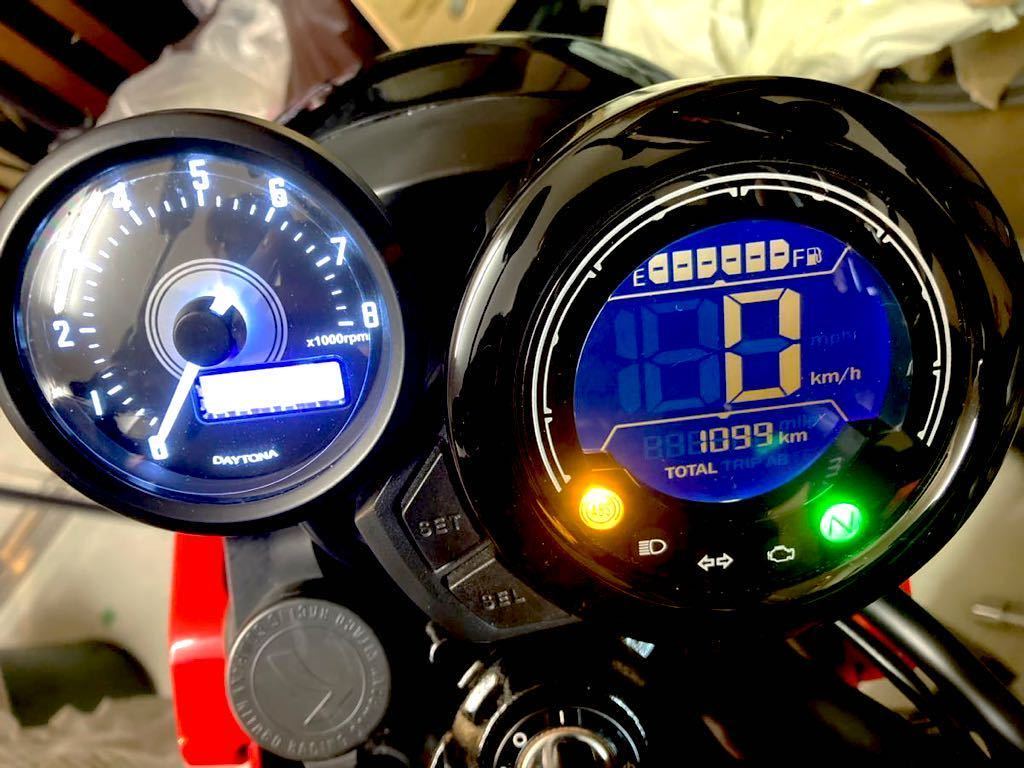 ホンダ HONDA ハンターカブ CT125　1099km タコメーター USB ヘルメットホルダー ライトカスタム　ワンオーナー車　綺麗　自賠責あり！_画像9