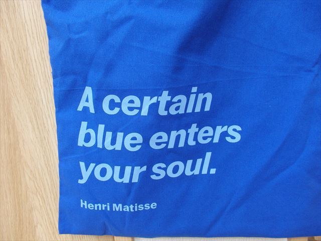 新品未使用★ＭＯＭＡ（モマ)アンリ・マティス（ある青があなたの魂に入る)トートバッグ（メッセージバッグ）「ニューヨーク近代美術館N99_アンリ・マティスのメッセージがプリント