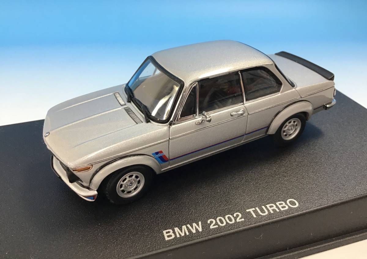 1/43 AUTOart BMW 2002 TURBO シルバー 箱 ケース付き 車 自動車 ミニカー コレクション おもちゃ オートアート_画像4