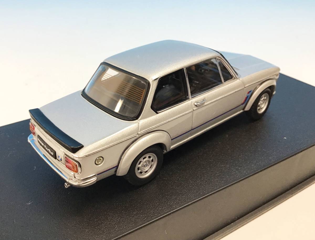 1/43 AUTOart BMW 2002 TURBO シルバー 箱 ケース付き 車 自動車 ミニカー コレクション おもちゃ オートアート_画像5