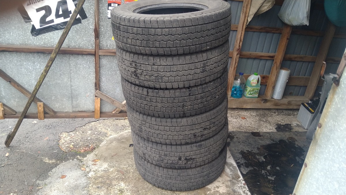 22年製ダンロップスタッドレスLT03M 205/75R16 113/111LT 中古6本 キャンターエルフダイナアトラス等_画像1