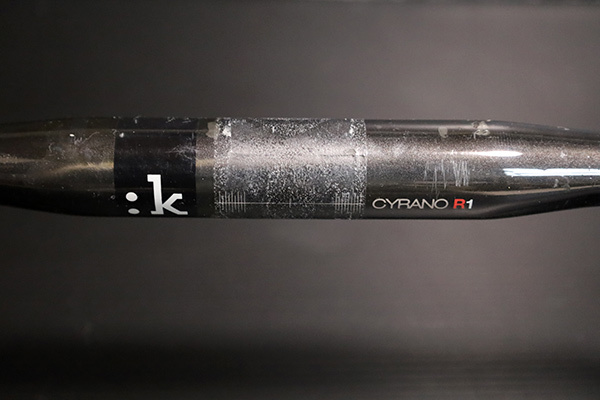 Fizik Cyrano R1 400mm　カーボン　ドロップハンドル　ブル_画像4