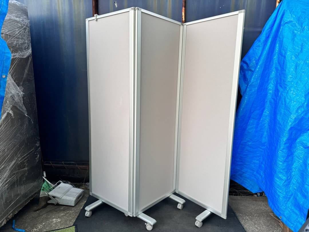 0D8669 3 ream partition partition divider with casters 180X1800