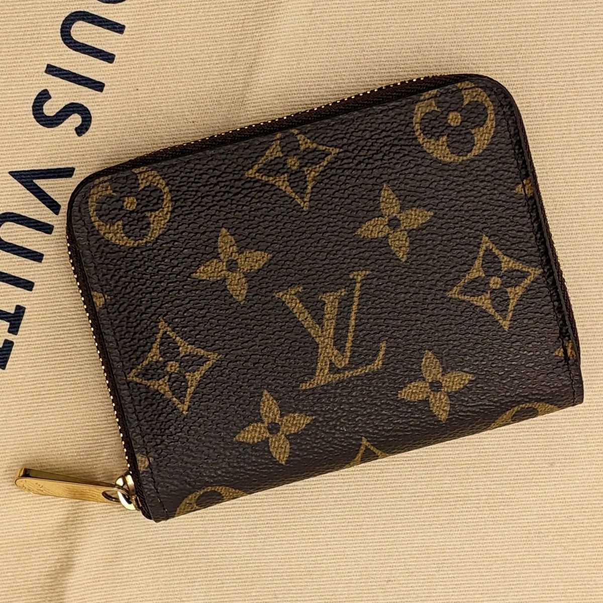 未使用に近い】LOUIS VUITTON ルイヴィトン ジッピーコインパース