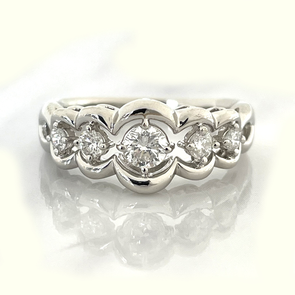 【限定販売】 Pt900 ダイヤ デザイン リング ダイヤ0.264ct 0.24ct 7.4g レディース 14.5号 プラチナ台