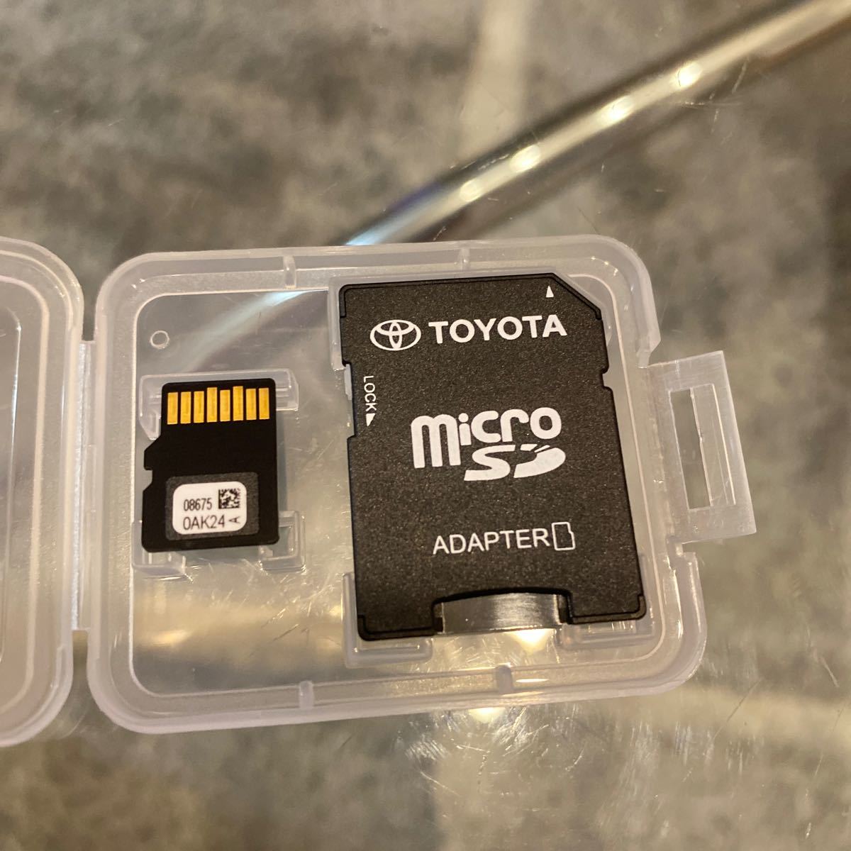 トヨタ　ナビ　16GB micro SDカード アダプター　08675-0AK24_画像1